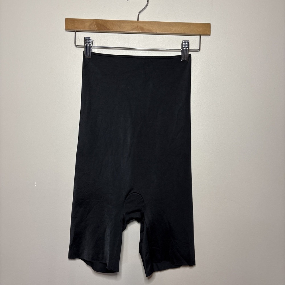 Spanx Slimplicity High Waist Mid Thigh Short in Steel Black Size Medium - Picture 2 of 6